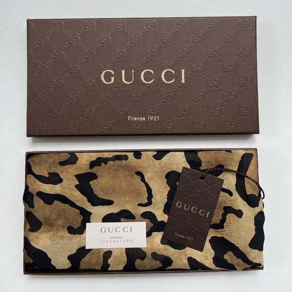New Gucci Animal Print Stole Silk Satin Scarf with Gucci Box - Picture 2 of 16